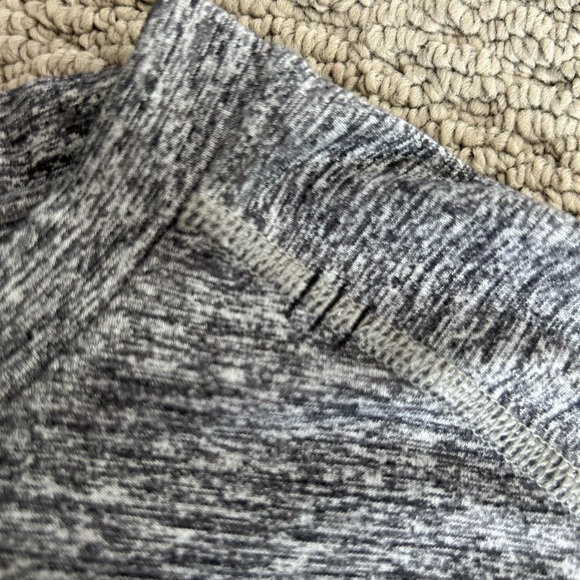 Lululemon Surge Long Sleeve Henley
Space Dye Camo Black Dark Slate
Size Small - Picture 4 of 9